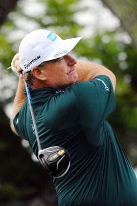 (170120) -- SINGAPORE, Jan. 20, 2017 -- Ernie Els of South Africa practices during the SMBC Singapore Open held at Singapore s Sentosa Golf Club, Jan. 20, 2017. ) (SP)SINGAPORE-GOLF-SMBC SINGAPORE OPEN ThenxChihxWey 