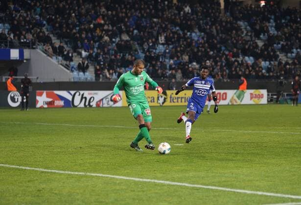 Walter Benitez vs Sadio Diallo - Fussball Frankreich, Ligue 1, SC Bastia vs. OGC Nice - 20 01 2017 MICHELMaestracci panoramic 