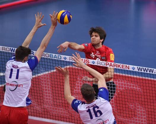 Volleyball 1. Bundesliga Saison 2016 2017 22.01.2017 TV Rottenburg - United Volleys Rhein Main Felix Isaak (oben re, TV Rottenburg) 