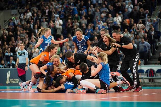 Mannheim, Deutschland, 29.01.2017: Volleyball DVV Pokal Saison 2016 2017 - DVV Pokalfinale - SSC Palmberg Schwerin - MTV Stuttgart. SSC Palmberg Schwerin bejubelt den Sieg.