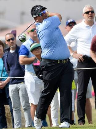 (170129) -- DOHA, Jan. 28, 2017 -- Kiradech Aphibarnrat of Thailand hits his tee shot at the 1st hole during the third day match at Qatar Masters at the Doha Golf Club in Doha, capital of Qatar, on January 28, 2017. ) (SP)QATAR-DOHA-GOLF-QATAR MASTERS-DAY 3 Nikku 
