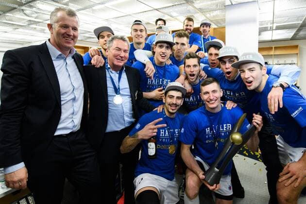 29.01.2017, SAP Arena, Mannheim Volleyball, DVV-Pokal Finale, Siegerehrung Party in der Kabine - Team Friedrichshafen