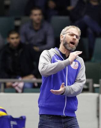 Deutschland - Rüsselsheim am Main - 31.01.2017 Volleyball - Hessen - CEV Champions League - Herren Saison 2016 2017 United Volleys Rheinmain (blau) - Crvena Zvezda BEOGRAD (ws) v.l. Trainer Michael Warm (RheinMain) United Volleys Rheinmain - Crvena Zvezda BEOGRAD