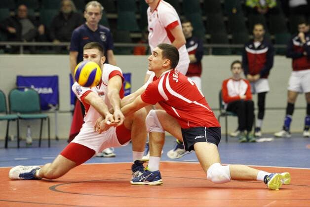 Deutschland - Rüsselsheim am Main - 31.01.2017 Volleyball - Hessen - CEV Champions League - Herren Saison 2016 2017 United Volleys Rheinmain (blau) - Crvena Zvezda BEOGRAD (ws) v.l. Aleksandar Skrbic (BEOGRAD 1), Predrag Jevtic (BEOGRAD 2) United Volleys Rheinmain - Crvena Zvezda BEOGRAD
