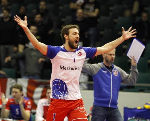 Deutschland - Rüsselsheim am Main - 31.01.2017 Volleyball - Hessen - CEV Champions League - Herren Saison 2016 2017 United Volleys Rheinmain (blau) - Crvena Zvezda BEOGRAD (ws) v.l. Florian Ringseis (RheinMain 1) United Volleys Rheinmain - Crvena Zvezda BEOGRAD