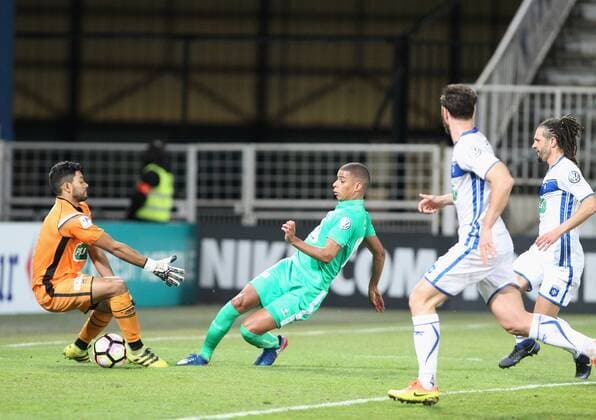 Fußball, Coupe de France, AJ Auxerre - AS St. Etienne (Auxerre) Zacharie Boucher (St Etienne) Kevin Monnet Paquet FOOTBALL : Auxerre vs St Etienne - 16e Coupe France - 01 02 2017 StephanieGrossetete Panoramic 