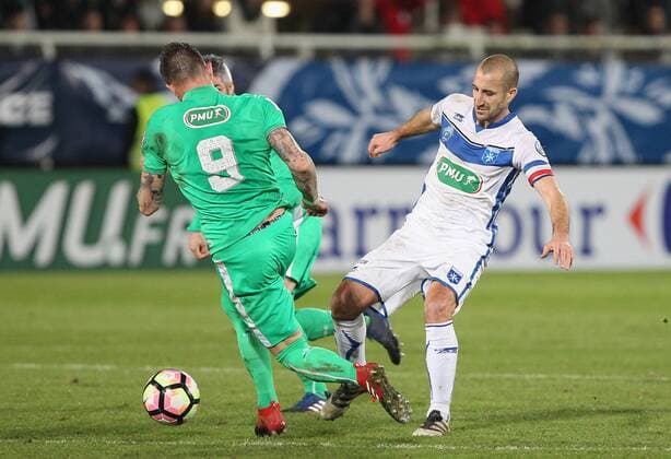 Fußball, Coupe de France, AJ Auxerre - AS St. Etienne (Auxerre) Lionel Mathis (St Etienne) Nolan Roux FOOTBALL : Auxerre vs St Etienne - 16e Coupe France - 01 02 2017 StephanieGrossetete Panoramic 