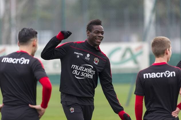 Fußball, OGC Nizza Training Mario Balotelli (OGC Nice) Fußball FRA - Training OGC Nizza - Ligue 1 - 02 02 2017 NorbertScanella Panoramic 