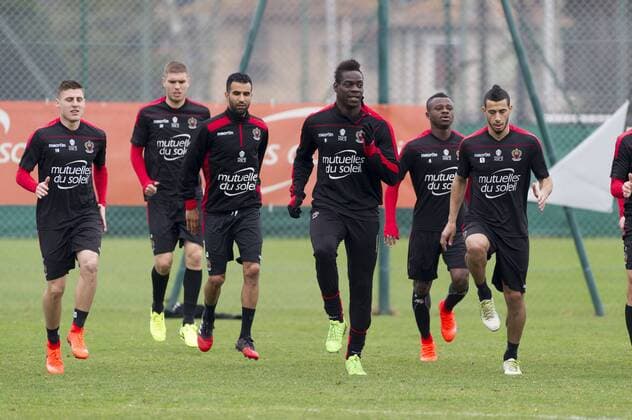 Fußball, OGC Nizza Training Remy Walter (OGC Nice) - Maxime Le Marchand (OGC Nice) - Mounir Obbadi (OGC Nice) - Mario Balotelli (OGC Nice) - Jean Michael Seri (OGC Nice) - Younes Belhanda (OGC Nice) Fußball FRA - Training OGC Nizza - Ligue 1 - 02 02 2017 NorbertScanella Panoramic 