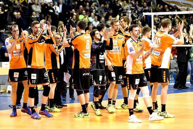 Volleyball, Herren, Saison 2016 17 CEV Champions League, 4. Spieltag, BR Volleys - Dukla Liberec, Jubel nach dem Abpfiff bei den Berlin Recycling Volleys, 02.02.17,