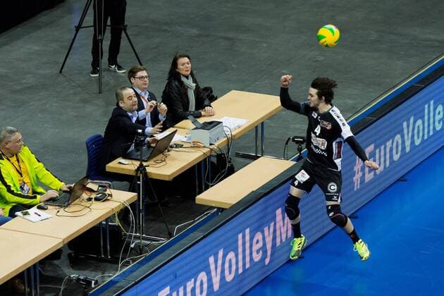 Bilder des Tages - SPORT Berlin, Deutschland, 02.02.2017: Volleyball CEV Championsleague Saison 2016 2017 - Berlin Recycling Volleys - Ducla Liberec. Luke Perry (BR Volleys 4)