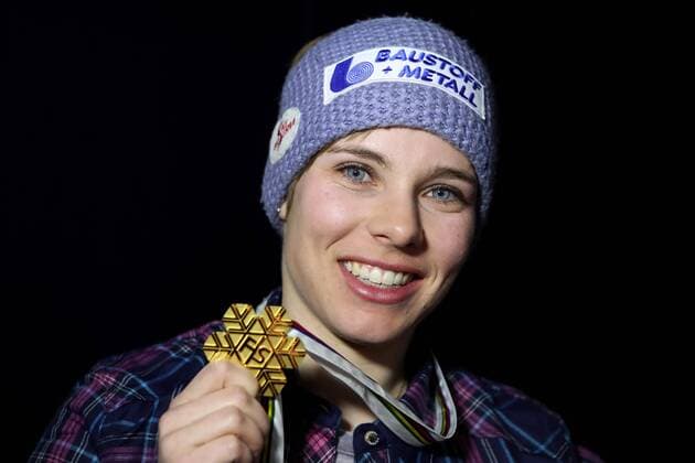 Themen der Woche - SPORT Bilder des Tages - SPORT ALPINE SKIING - FIS Ski WC St. Moritz SANKT MORITZ,SWITZERLAND,07.FEB.17 - ALPINE SKIING - FIS Alpine World Ski Championships, Super G, ladies, award ceremony. Image shows Nicole Schmidhofer (AUT). Keywords: medal. GEPAxpictures xChristianxWalgram