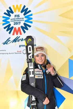 07.02.2017, St. Moritz, SUI, FIS Weltmeisterschaften Ski Alpin, St. Moritz 2017, Super G, Damen, Medaillen, im Bild Lara Gut (SUI, Bronzemedaille) bronze medal winner Lara Gut of Switzerland poses with her bronze medal after the ladie s SuperG of the FIS Ski World Championships 2017. St. Moritz, Switzerland on 2017 02 07. St. Moritz EP_mor