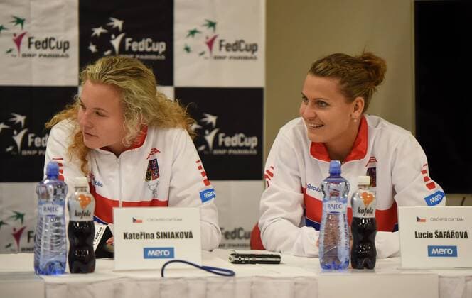 From left Czech tennis players Katerina Siniakova and Lucie Safarova speak during the press conference PK Pressekonferenz prior to the first round 2017 Fed Cup in Ostrava, Czech Republic, February 8, 2017. (CTKxPhoto JaroslavxOzana) CTKPhotoP201702080788101  jao 10