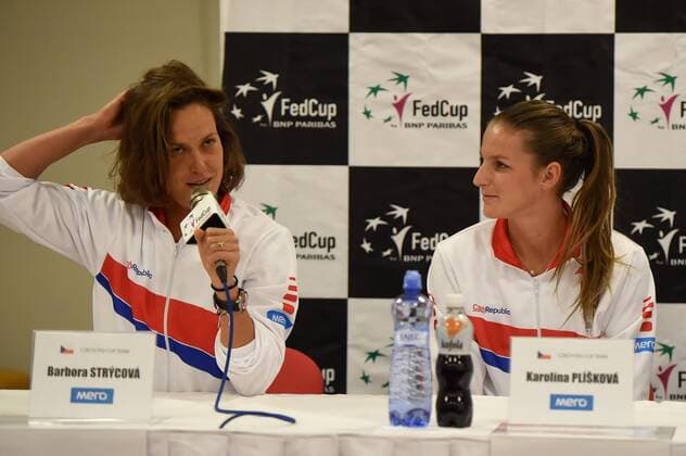 From left Czech tennis players Barbora Strycova and Karolina Pliskova speak during the press conference PK Pressekonferenz prior to the first round 2017 Fed Cup in Ostrava, Czech Republic, February 8, 2017. (CTKxPhoto JaroslavxOzana) CTKPhotoP201702080788401  jao 9