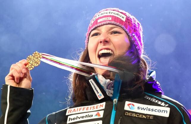 ALPINE SKIING - FIS Ski WC St. Moritz SANKT MORITZ,SWITZERLAND,10.FEB.17 - ALPINE SKIING - FIS Alpine World Ski Championships, alpine combined, ladies, award ceremony. Image shows the rejoicing of Wendy Holdener (SUI). GEPAxpictures xChristianxWalgram