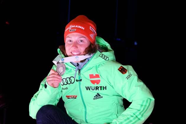 Hochfilzen Biathlon IBU Weltmeisterschaften Hochfilzen, Frauen Sprint, Laura Dahlmeier (GER) mit ihrer Silbermedaille