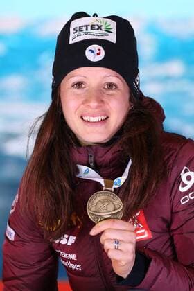 BIATHLON - IBU World Championships Hochfilzen HOCHFILZEN,AUSTRIA,10.FEB.17 - BIATHLON - IBU World Championships, 7.5km sprint, ladies, award ceremony. Image shows Anais Chevalier (FRA). Keywords: medal. GEPAxpictures xMathiasxMandl