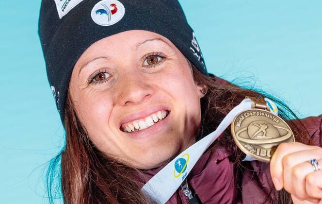 10.02.2017, Biathlonarena, Hochfilzen, AUT, IBU Weltmeisterschaften Biathlon, Hochfilzen 2017, Sprint Frauen, Siegerehrung, im Bild Anais Chevalier (FRA, 3. Platz Bronze Medaille) 3rd placed and Bronze Medalist Anais Chevalier of France during Winner Ceremony of the Ladies Sprint of the IBU Biathlon World Championships at the Biathlonarena in Hochfilzen, Austria on 2017 02 10. -Pressefoto Hochfilzen EP_fei