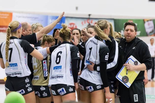 Teamkreis, Mannschaftskreis, Ansprache, Motivation SWE Erfurt, Volleyball, Volleyball-Bundesliga Frauen, Schwarz-Weiß Erfurt - VfB 91 Suhl Lotto Thüringen, xprx