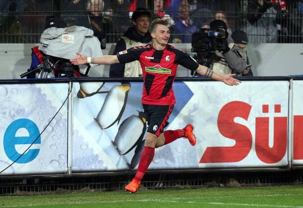 SC Freiburg - 1. FC Köln Deutschland, Freiburg, 12.02.2017, Fussball, Bundesliga, Saison 2016 2017, 20. Spieltag , SC Freiburg - 1. FC Köln: Maximilian Philipp (SC Freiburg); Jubel Tor 2:1 Philipp.