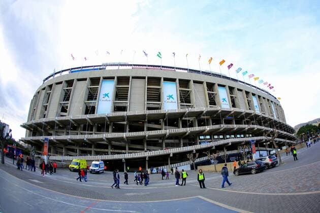 Fußball, Stadiongeschichte FC Barcelona Das Camp Nou, auch Nou Camp ( Neues Spielfeld ), ist ein reines Fußballstadion in der spanischen Millionenstadt Barcelona, Autonome Gemeinschaft Katalonien. Es wurde 1957 eingeweiht und wird seither vom FC Barcelona Barca als Heimstadion genutzt. Barcelona - Camp Nou