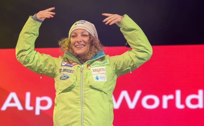 Ski Alpin, WM in St. Moritz, Siegerehrung Abfahrt der Damen ALPINE SKIING - FIS Ski WC St. Moritz SANKT MORITZ,SWITZERLAND,12.FEB.17 - ALPINE SKIING - FIS Alpine World Ski Championships, downhill, men, Audi house. Image shows the rejoicing of Ilka Stuhec (SLO). Keywords: Stoeckli. GEPAxpictures xMarioxKneisl