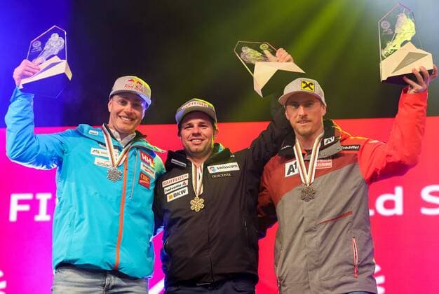Ski Alpin, WM in St. Moritz, Siegerehrung Abfahrt der Herren ALPINE SKIING - FIS Ski WC St. Moritz SANKT MORITZ,SWITZERLAND,12.FEB.17 - ALPINE SKIING - FIS Alpine World Ski Championships, downhill, men, award ceremony. Image shows Erik Guay (CAN), Beat Feuz (SUI) and Max Franz (AUT). Keywords: medal. GEPAxpictures xMarioxKneisl