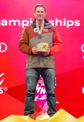 Ski Alpin, WM in St. Moritz, Siegerehrung Abfahrt der Herren ALPINE SKIING - FIS Ski WC St. Moritz SANKT MORITZ,SWITZERLAND,12.FEB.17 - ALPINE SKIING - FIS Alpine World Ski Championships, downhill, men, award ceremony. Image shows Max Franz (AUT). Keywords: medal. GEPAxpictures xMarioxKneisl
