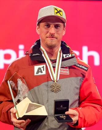 Ski Alpin, WM in St. Moritz, Siegerehrung Abfahrt der Herren ALPINE SKIING - FIS Ski WC St. Moritz SANKT MORITZ,SWITZERLAND,12.FEB.17 - ALPINE SKIING - FIS Alpine World Ski Championships, downhill, men, award ceremony. Image shows Max Franz (AUT). Keywords: medal. GEPAxpictures xMarioxKneisl