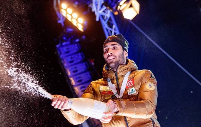 12.02.2017, Medal Plaza, Hochfilzen, AUT, IBU Weltmeisterschaften Biathlon, Hochfilzen 2017, Verfolgung Herren, Siegerehrung, im Bild Sieger und Weltmeister Martin Fourcade (FRA) World Champion and Gold Medalist Martin Fourcade of France during Mens Winner Award Ceremony pursuit of the IBU Biathlon World Championships at the Medal Plaza in Hochfilzen, Austria on 2017 02 12. Hochfilzen  EP_fei  