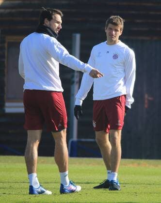 14.02.2017, FC Bayern Training Fussball, Saebenertstrasse , Muenchen, im Bild: Mats Hummels (FCB) und Thomas Mueller (FCB)