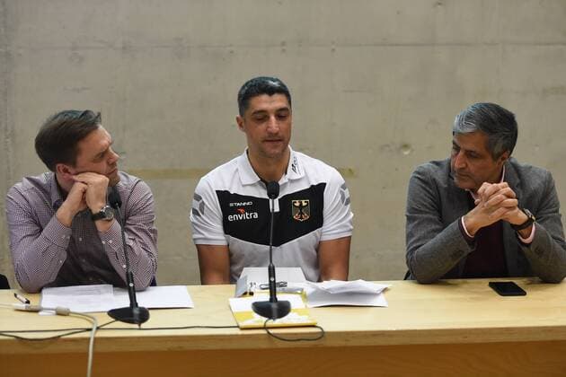 Volleyball, Herren, Saison 2016 17, PK Volleyball-Nationalmannschaft, DVV-Pressesprecher Thilo von Hagen, Bundestrainer Andrea Giani (Deutschland), Manager Kaweh Niroomand (Berlin Recycling Volleys), 14.02.17,