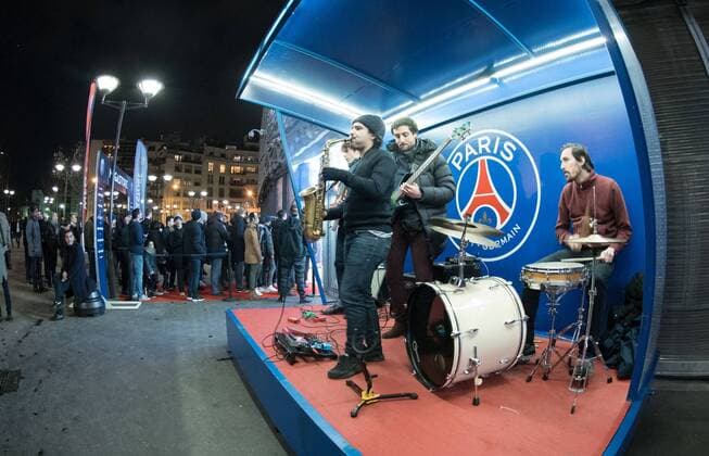 Fußball, CL, Paris St. Germain - FC Barcelona, Fans vor Spielbeginn FOOTBALL : Paris Saint Germain vs FC Barcelona - Ligue des Champions - Paris - 14 02 2017 FedericoPestellini Panoramic 