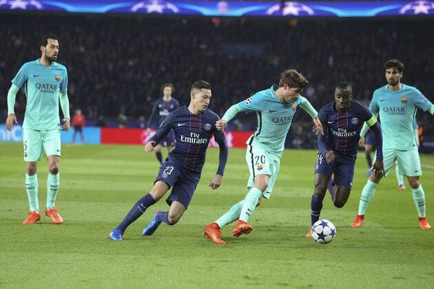 Fußball, CL, Paris St. Germain - FC Barcelona Julian Draxler (PSG) Blaise Matuidi (PSG) vs Sergi Roberto (Barcelona) FOOTBALL : PSG vs FC Barcelona - Ligue des Champions - 14 02 2017 GwendolineLeGoff Panoramic 