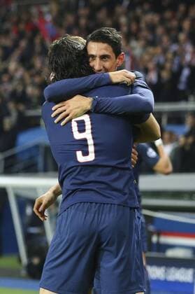 Bilder des Tages - SPORT Fußball, CL, Paris St. Germain - FC Barcelona 4:0 Fußball, CL, Paris St. Germain - FC Barcelona joie Angel Di Maria (PSG) avec Edinson Cavani (PSG) FOOTBALL : PSG vs FC Barcelona - Ligue des Champions - 14 02 2017 GwendolineLeGoff Panoramic 