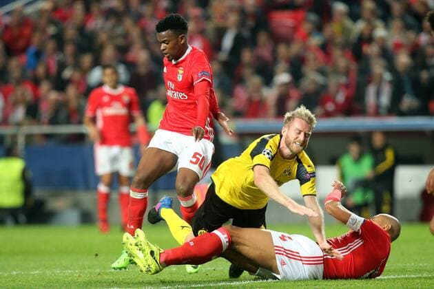 Nelson Semedo ( Benfica Lissabon 50 ) Andre Schuerrle (Borussia Dortmund 21) Luisao ( Benfica Lissabon 4 ), Benfica Lissabon - Borussia Dortmund, UEFA Champions League, Achtelfinale, Fussball, 14.02.2017, Lissabon Copyright: xLangerx xEibner-Pressefotox EP_HLR