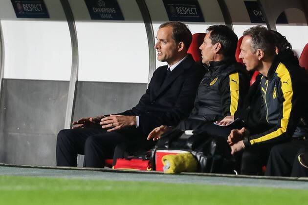 Fußball, CL, Benfica Lissabon - Borussia Dortmund Lissabon, Portugal 14.02.2016, UEFA Champions League - 2016 17 Season, Achtelfinale Hinspiel, Benfica Lissabon - BV Borussia Dortmund, Coach Thomas Tuchel (BVB) gestikuliert ( DeFodi048