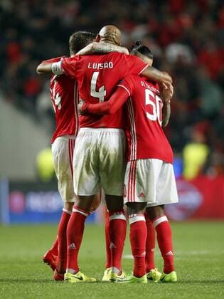 (L-R) Victor Lindelof of SL Benfica, Luisao of SL Benfica, Ljubomir Fejsa of SL Benfica, Nelson Semedo of SL Benficaduring the UEFA Champions League round of 16 match between SL Benfica and Borussia Dortmund on February 14, 2017 at Estádio da Luz in Lisbon, Portugal SL Benfica v Borussia Dortmund UEFA Champions League 2016 2017 xVIxxIVx 7121443