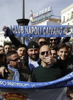 Fans of Napoli pose for photographers at the Plaza del Sol square in downtown Madrid prior to their UEFA Champions League round of 16 match against Real Madrid, in Madrid, Spain, 15 February 2017. Fans of Napoli in Madrid !ACHTUNG: NUR REDAKTIONELLE NUTZUNG!  Copyright: xPacoxCamposx GRA205 20170215-636227653183895113