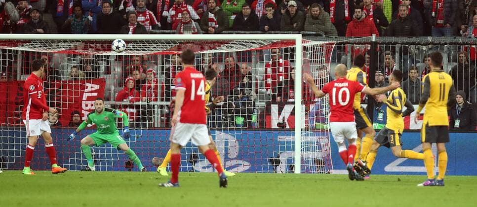FC Bayern München - FC Arsenal London Deutschland, München, 15.02.2017, Fussball, UEFA Champions League, Saison 2016 2017, Achtelfinale, Hinspiel, FC Bayern München - FC Arsenal London: Arjen Robben (FC Bayern München); Tor 1:0 Robben.