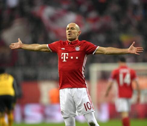 15.02.2017, Fussball Champions-League 2016 2017, Achtelfinale, FC Bayern München - FC Arsenal London, in der Allianz-Arena München. Arjen Robben (FC Bayern München) Torjubel. 