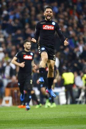 Fußball, CL, Real Madrid - SSC Neapel Napoli s striker Lorenzo Insigne jubilates a goal, the first against Real Madrid, during their UEFA Champions League round of 16 first leg match at Santiago Bernabeu stadium in Madrid, Spain, 15 February 2017. REAL MADRID VS. NAPOLI !ACHTUNG: NUR REDAKTIONELLE NUTZUNG!  Copyright: xJ.P.xGandulx MAD002 20170215-636227899528676674