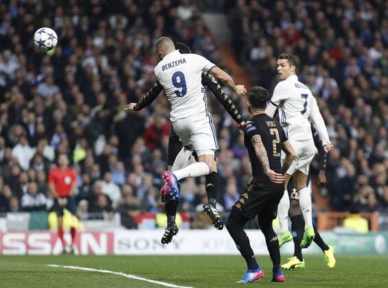 Fußball, CL, Real Madrid - SSC Neapel Soccer match between Real Madrid and Napoli of the 2016 2017 Champions League, held at the Santiago Bernabeu stadium, in Madrid, February 15, 2017. (Photo: J. Luis Cuesta 261 Cordon Press). Karim Benzema score  xJosexLuisxCuestax xx