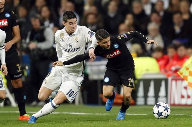 Fußball, CL, Real Madrid - SSC Neapel 3:1 Fußball, CL, Real Madrid - SSC Neapel (L-R) James Rodriguez of Real Madrid, Lorenzo Insigne of SSC Napoliduring the UEFA Champions League round of 16 match between Real Madrid and SSC Napoli on February 15, 2017 at the Santiago Bernabeu stadium in Madrid, Spain Real Madrid v SSC Napoli UEFA Champions League 2016 2017 xVIxxIVx 7126187