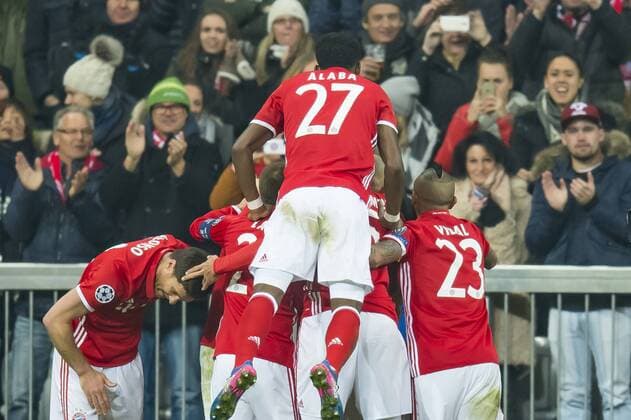 GER, UEFA CL, FC Bayern Muenchen (GER) vs FC Arsenal (GBR) 15.02.2017, Allianz Arena, Muenchen, GER, UEFA CL, FC Bayern Muenchen (GER) vs FC Arsenal (GBR) , Viertelfinale, im Bild Jubel nach dem Tor zum 3-1 durch Thiago (FCB 6) mit Arturo Vidal (FCB 23) Franck Ribery (FCB 7) Xabi Alonso (FCB 14) Foto © nordphoto Straubmeier nordphotox xStraubmeier