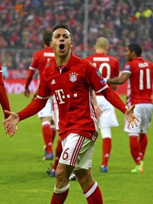 15.02.2017, Fussball Champions-League 2016 2017, Achtelfinale, FC Bayern München - FC Arsenal London, in der Allianz-Arena München. Torjubel Thiago (FC Bayern München). 