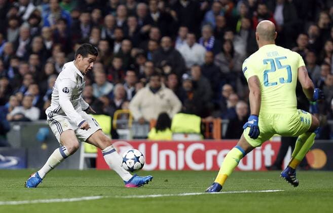 Fußball, CL, Real Madrid - SSC Neapel Soccer match between Real Madrid and Napoli of the 2016 2017 Champions League, held at the Santiago Bernabeu stadium, in Madrid, February 15, 2017. (Photo: J. Luis Cuesta 261 Cordon Press). James Rodriguez  xJosexLuisxCuestax xx
