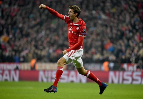 15.02.2017, xjhx, Fussball Champions League, FC Bayern Muenchen - Arsenal London, emspor, v.l. Thomas Mueller (FC Bayern Muenchen) Torjubel, Goal celebration, celebrate the goal zum 5:1 Muenchen