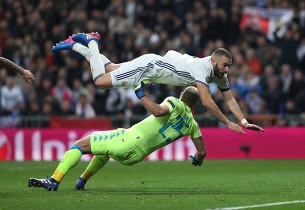 Fußball, CL, Real Madrid - SSC Neapel First leg of 1 8 Champions League match between Real Madrid and Napoli. In this picture, Karim Benzema and Reina. xChemaxReyx 